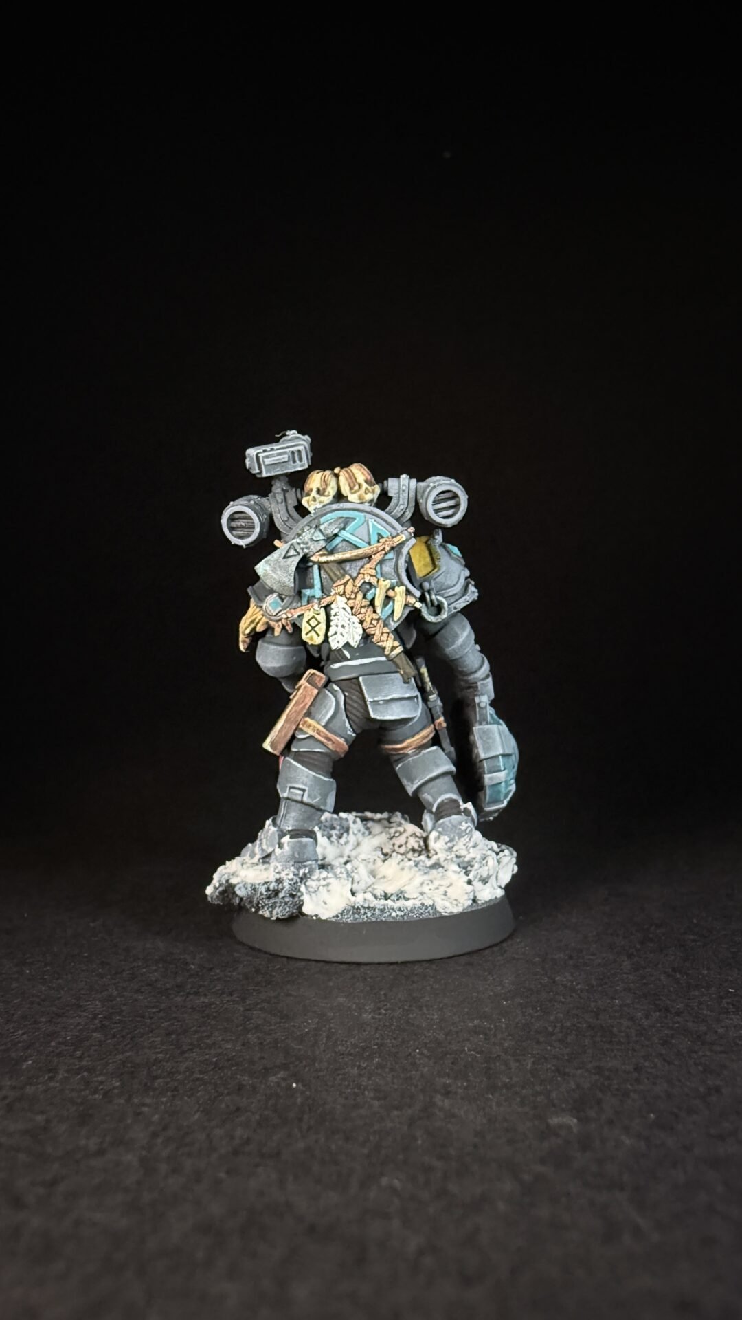 Painted Space Wolves Wolf Scout Trapmaster with plasma pistol and combat blade on snowy base