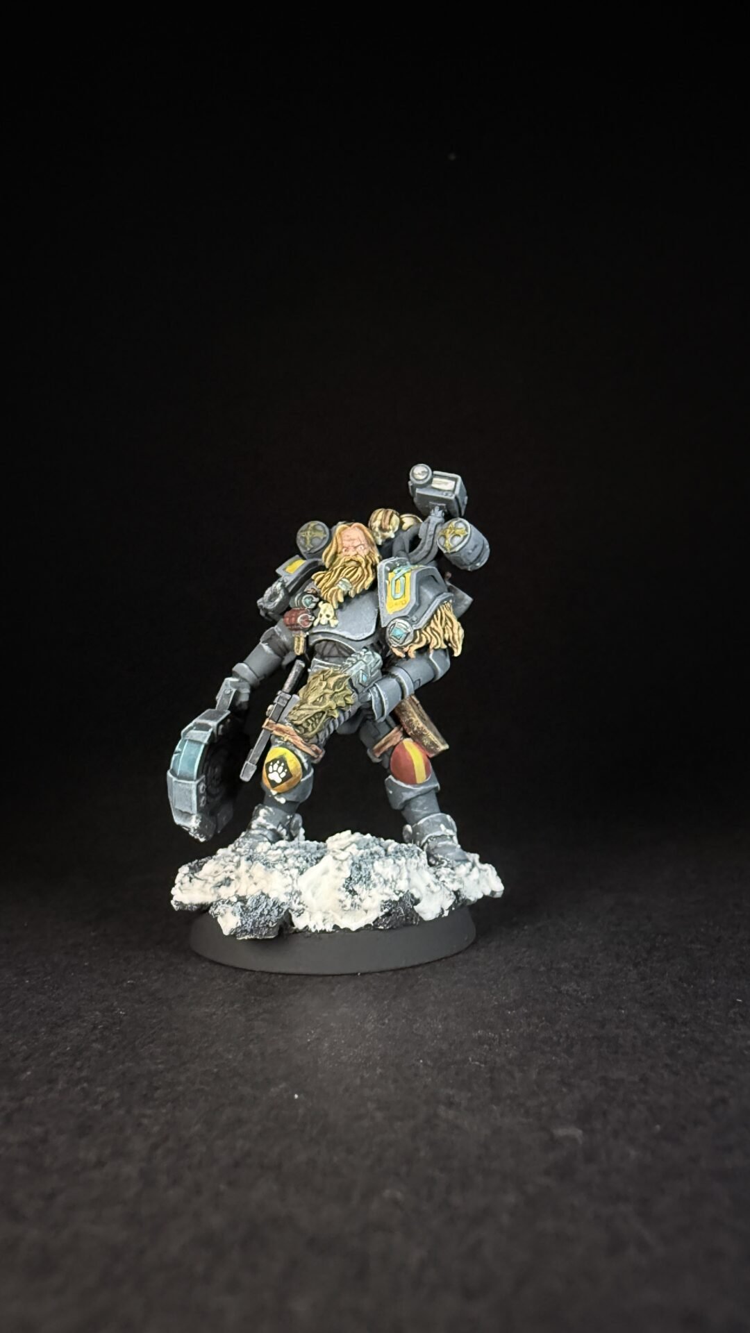 Painted Space Wolves Wolf Scout Trapmaster with plasma pistol and combat blade on snowy base