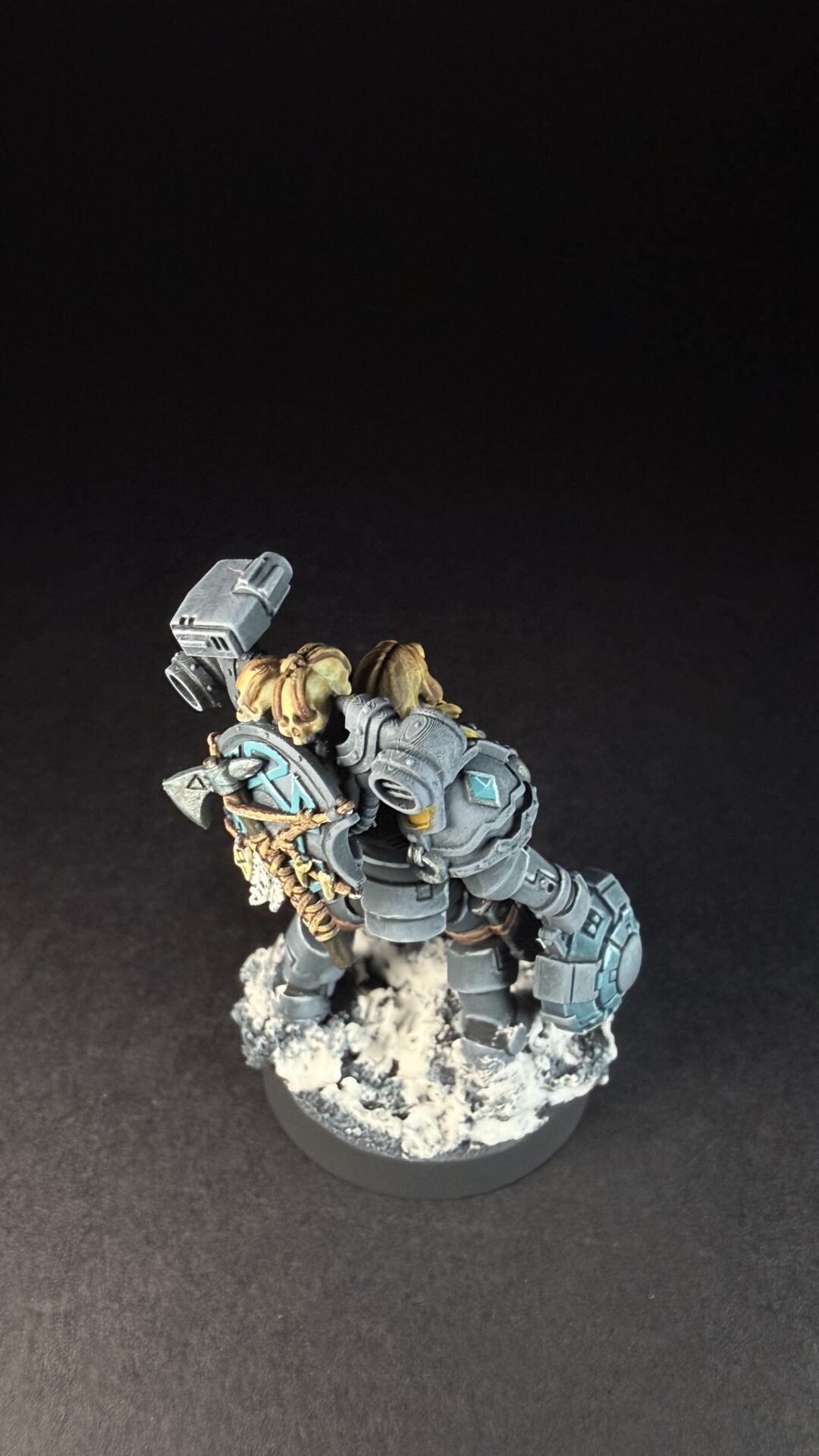 Painted Space Wolves Wolf Scout Trapmaster with plasma pistol and combat blade on snowy base