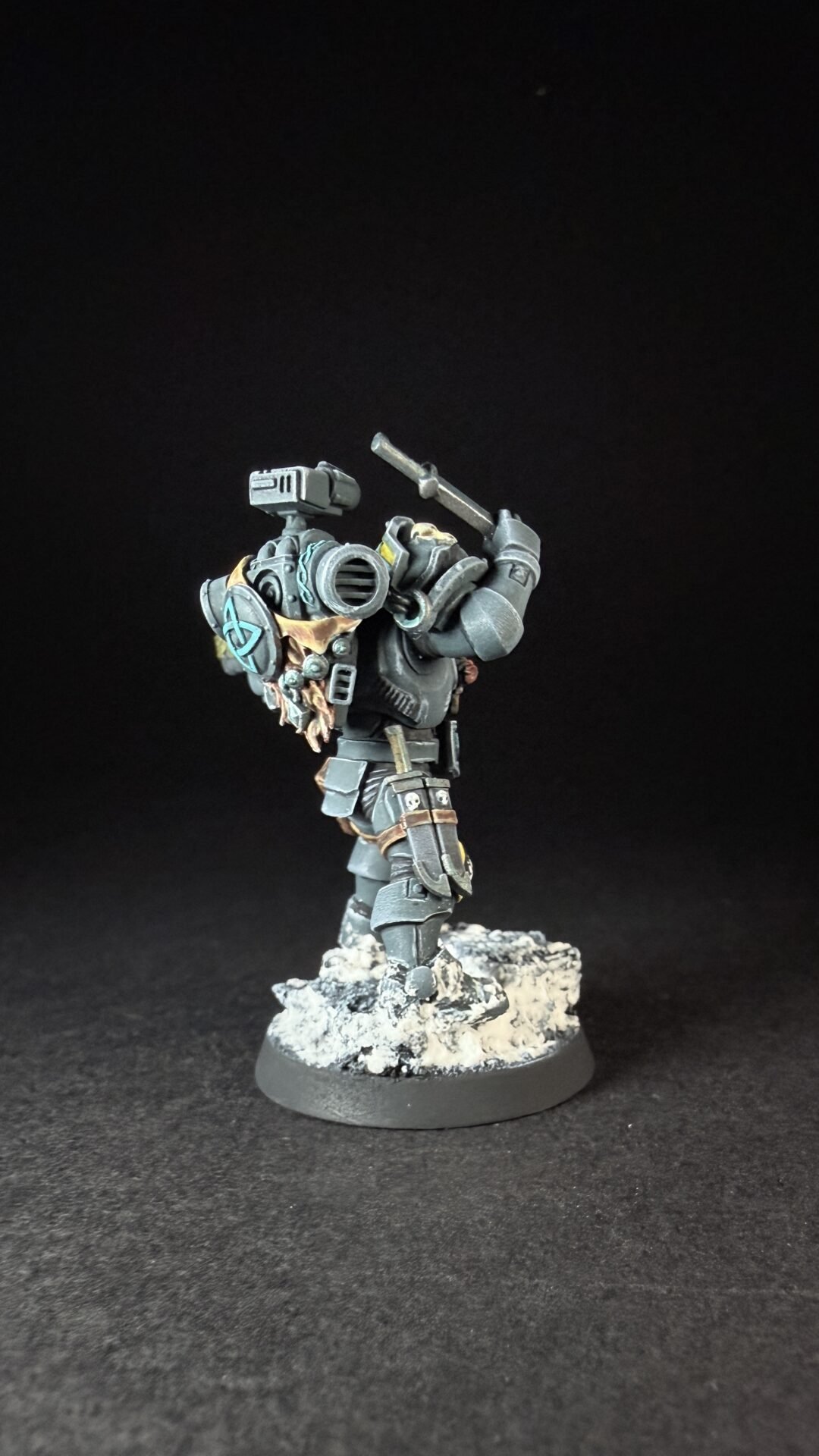 Painted Wolf Scout Hunter with Plasma Pistol and Combat Blade on snowy base.