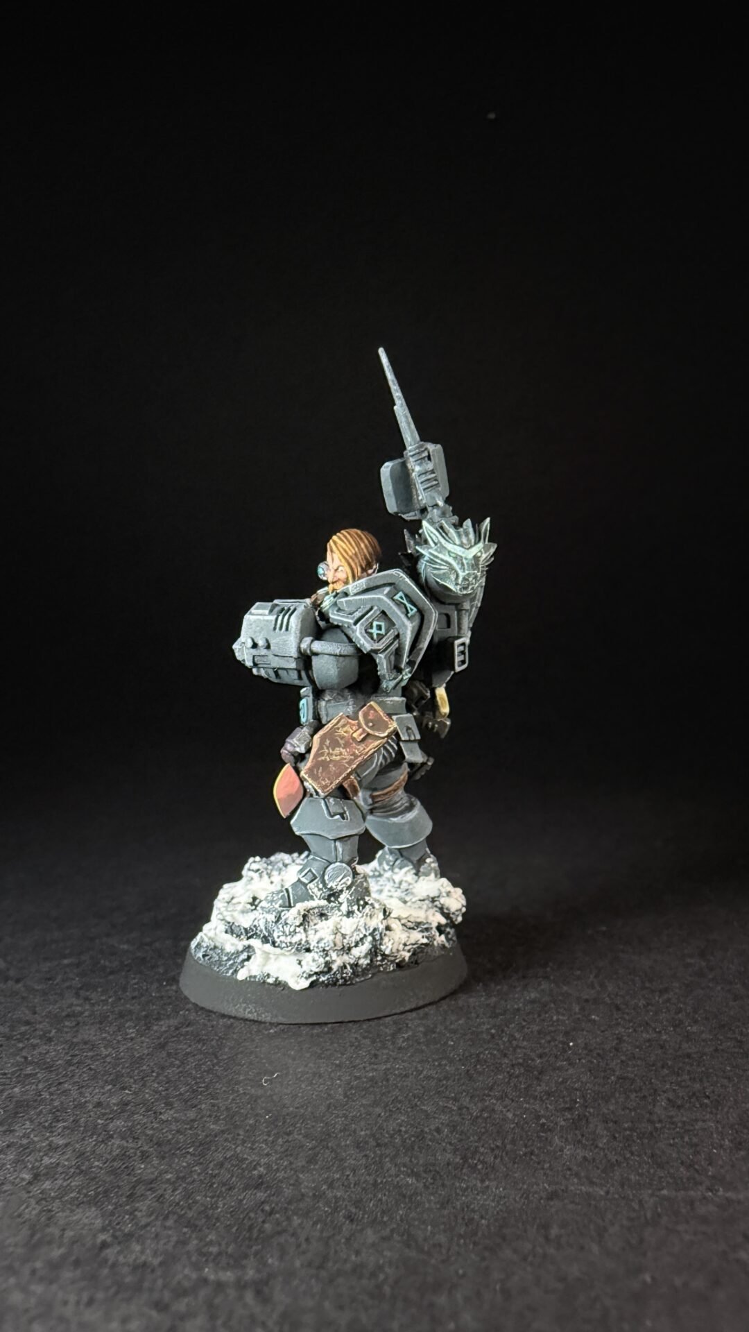 Painted Wolf Scout Frosteye with Instigator Bolt Carbine on a snowy base.