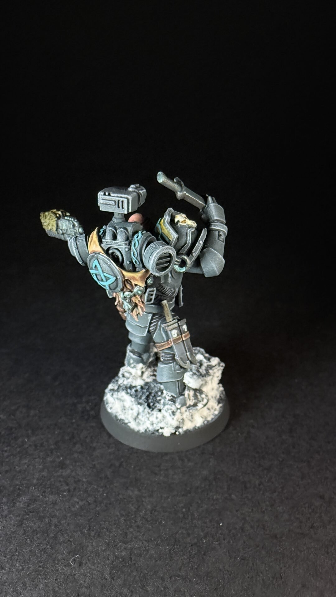 Painted Wolf Scout Hunter with Plasma Pistol and Combat Blade on snowy base.