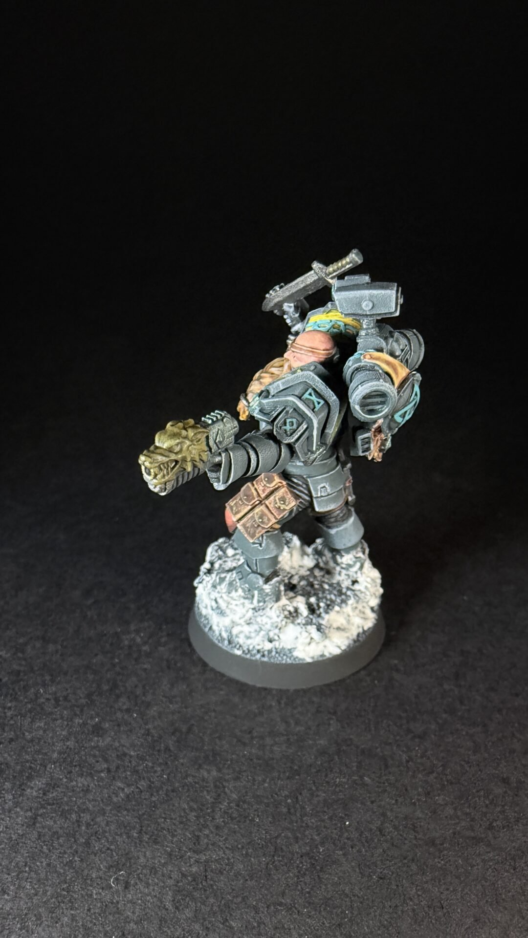 Painted Wolf Scout Hunter with Plasma Pistol and Combat Blade on snowy base.